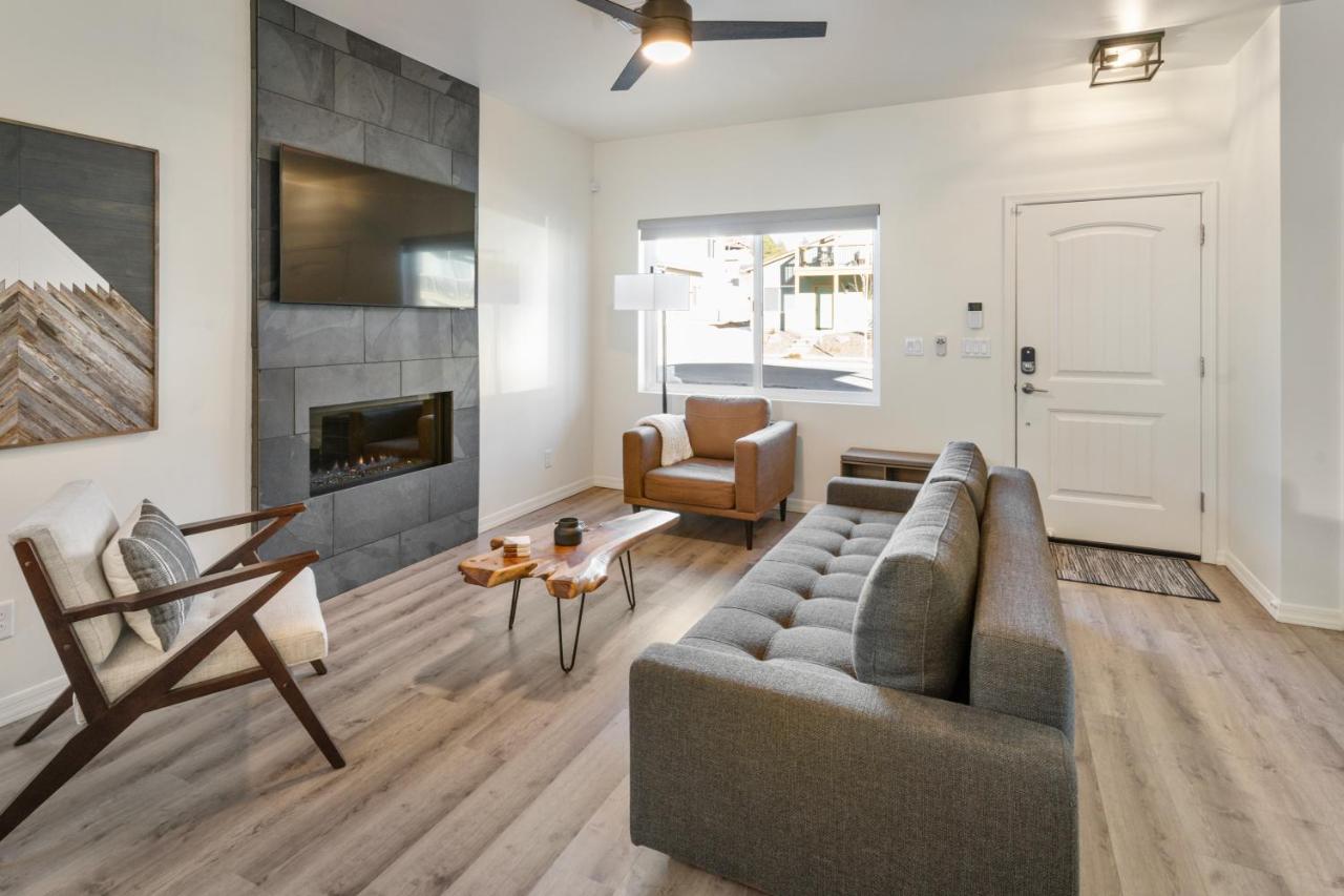 Flg Retreat - Modern Home With Mountain Views แฟลกสตาฟ ภายนอก รูปภาพ