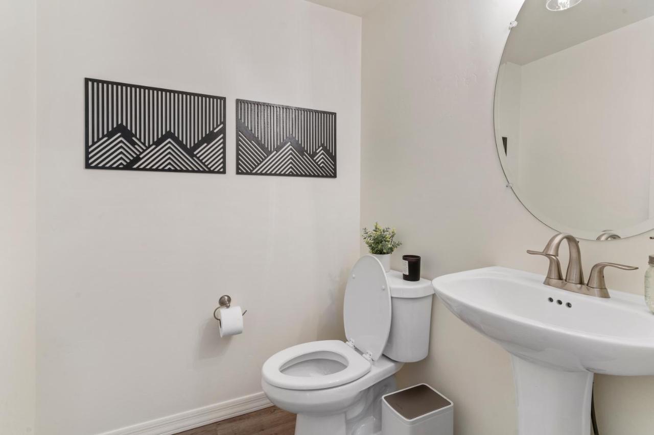 Flg Retreat - Modern Home With Mountain Views แฟลกสตาฟ ภายนอก รูปภาพ